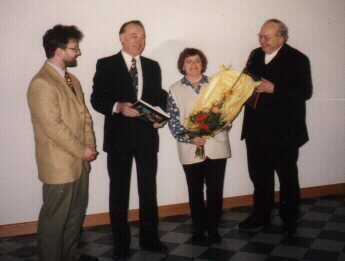 Im Bild v. l. n. r. PGR-Sprecher Wolfgang Rücker, Herr und Frau Höpp, Pfarrer Schmank